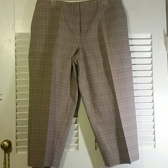 Cato Woman Capris - Picture 1 of 4